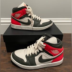 Air Jordan 1 Mid SE